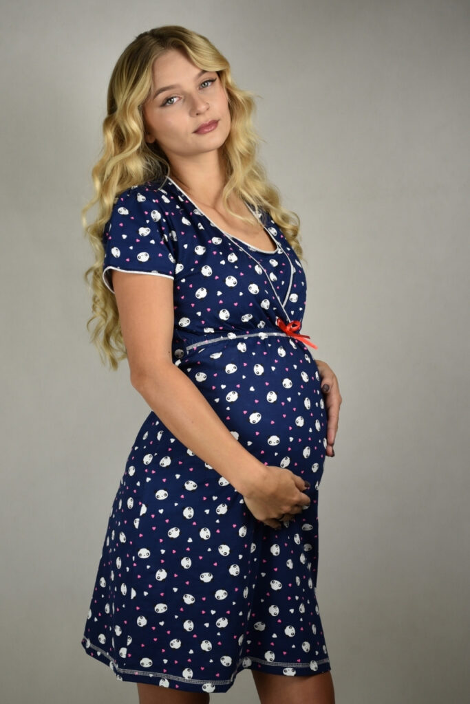 Granatowa koszula do karmienia na zakładkę wzór w pandy