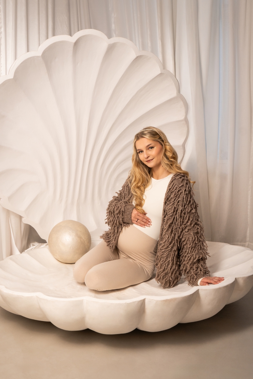 Kawowy kardigan z frędzlami