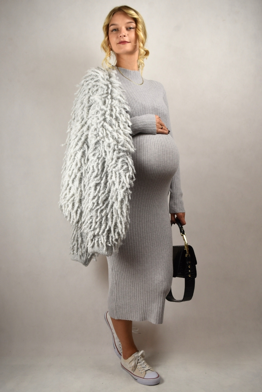 Szara sukienka ciążowa sweterkowa