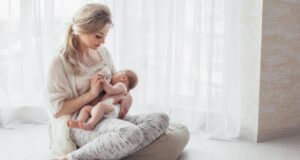 jak dobrac biustonosz do karmienia